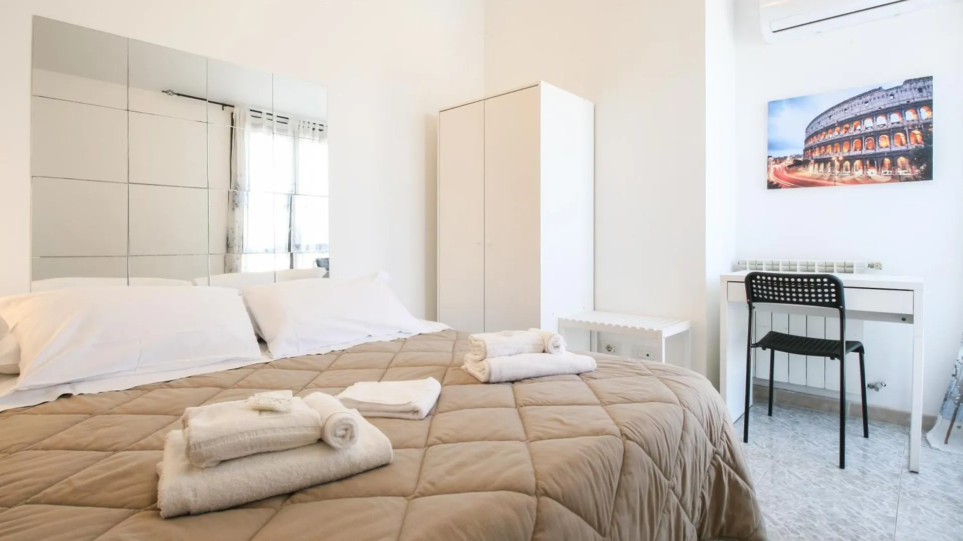 Premium Penthouse - Two-Bedroom Suite - Fiumicino Airport Apartment