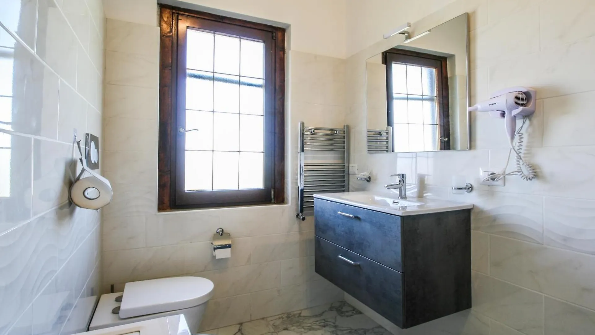 Apartment Premium Penthouse - Two-Bedroom Suite - Fiumicino Airport Italy
