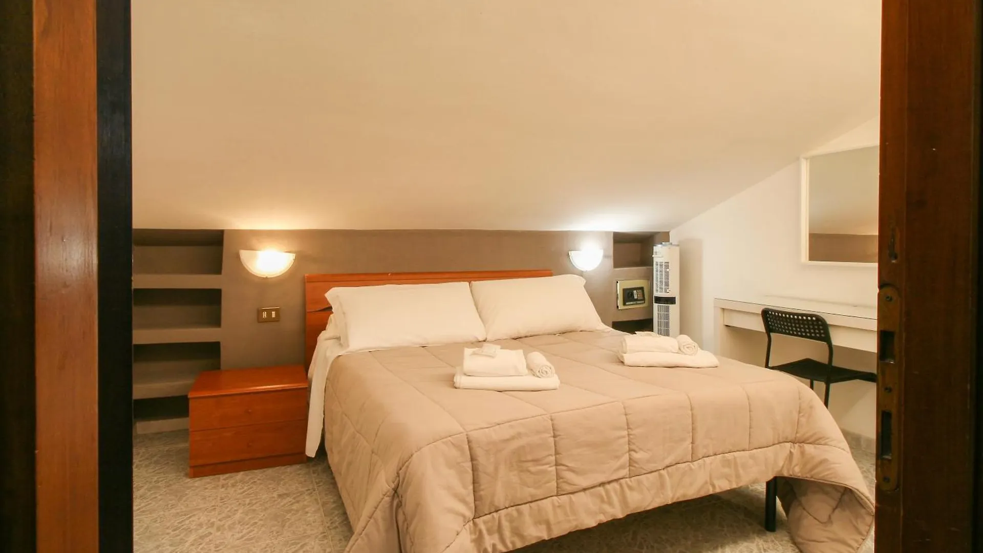 Premium Penthouse - Two-Bedroom Suite - Fiumicino Airport Italy
